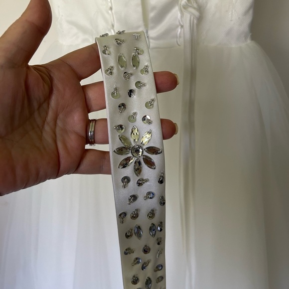 Little girls Elegant White Formal Dress Flower Girl First Communion New Size 4-5 - Picture 5 of 8